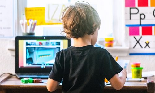 Here are the tips to engage kids during online preschool lessons