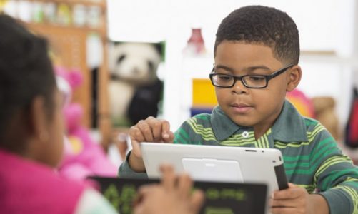 What are the benefits of online preschool learning program?