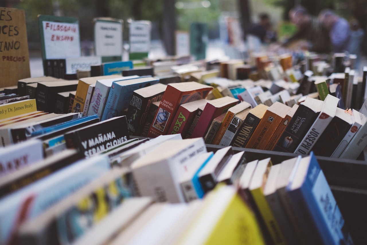Books, bookshop, bookstore — Delving deep into religious beliefs