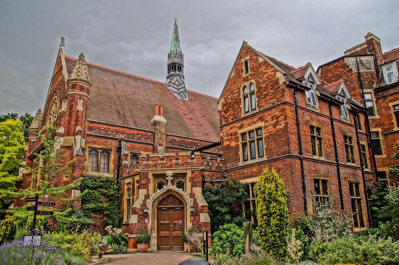 Hammerton college, cambridge, uk — First aid: basic signs and resuscitation measures